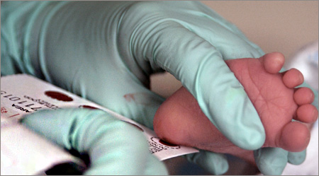 Забор крови на анализ у новорожденного